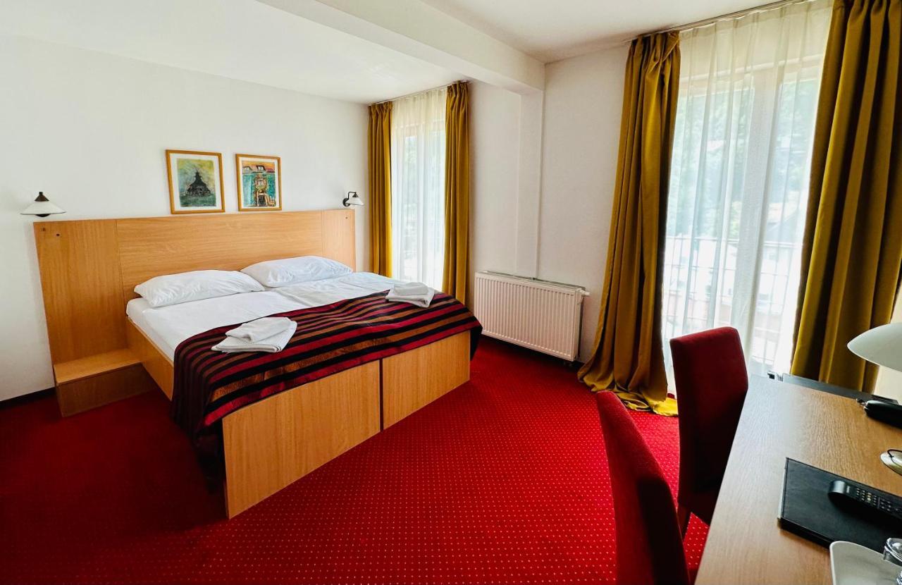 Hotel & Penzion Grand Matej Banska Stiavnica Luaran gambar