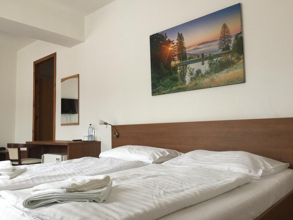 Hotel & Penzion Grand Matej Banska Stiavnica Luaran gambar