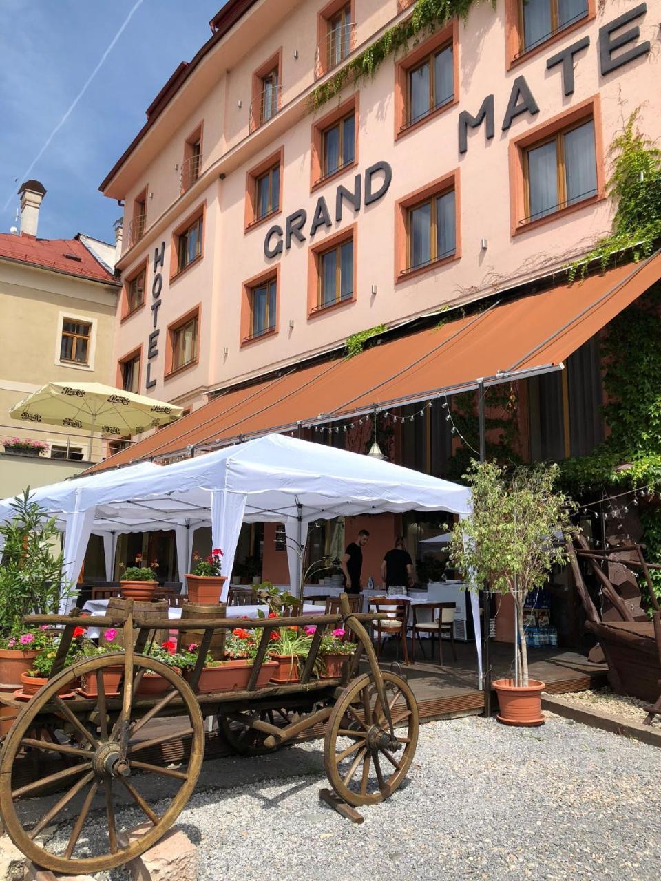 Hotel & Penzion Grand Matej Banska Stiavnica Luaran gambar