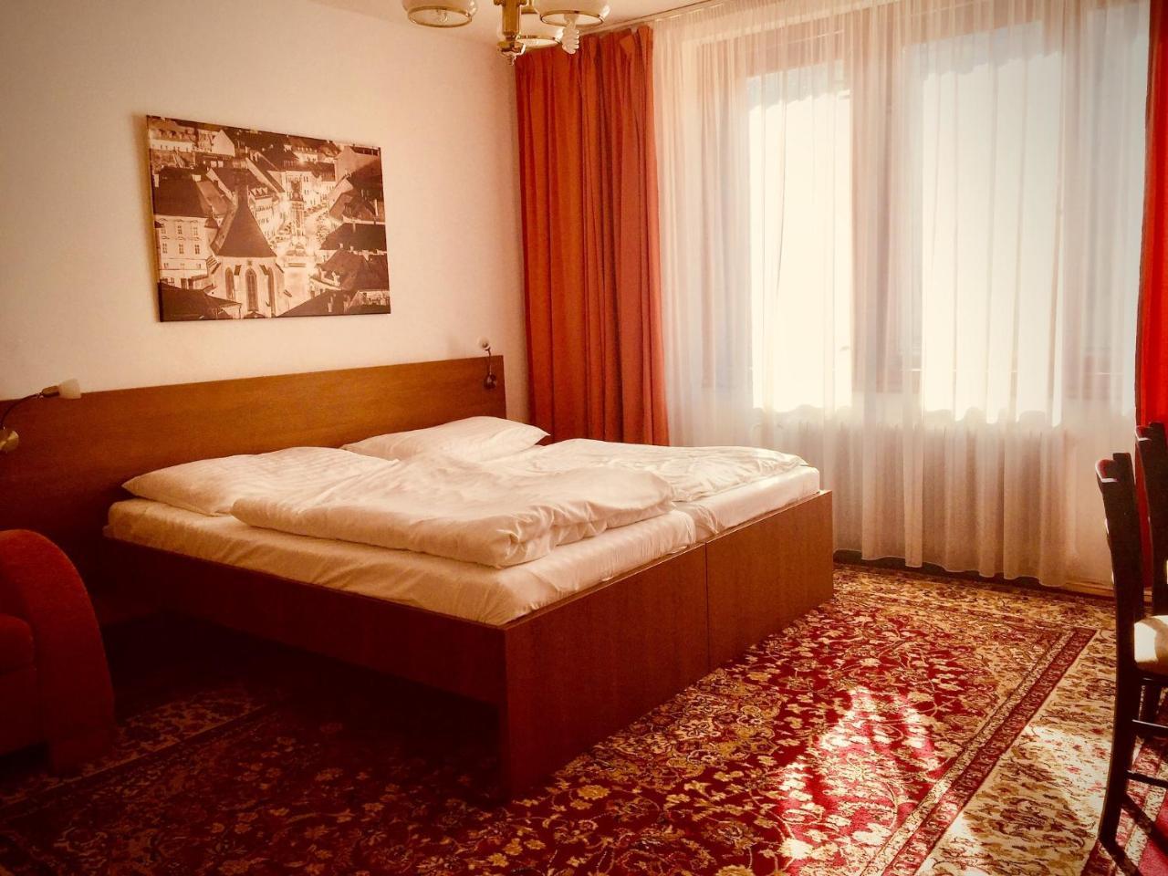 Hotel & Penzion Grand Matej Banska Stiavnica Luaran gambar